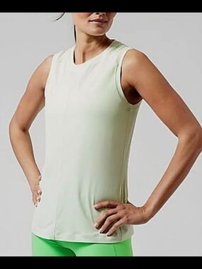 EUC SZ M Athleta Pastel Green Sleeveless Sunchaser Tank Upf50, Stretch, Pocket